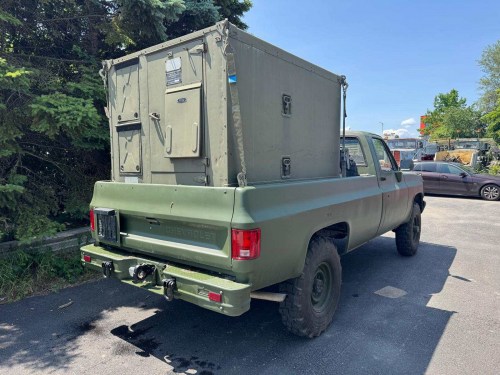Chevy K30 (8)x